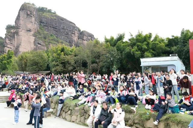 双十一狂欢！龙虎山开启秋日人从众火热模式！