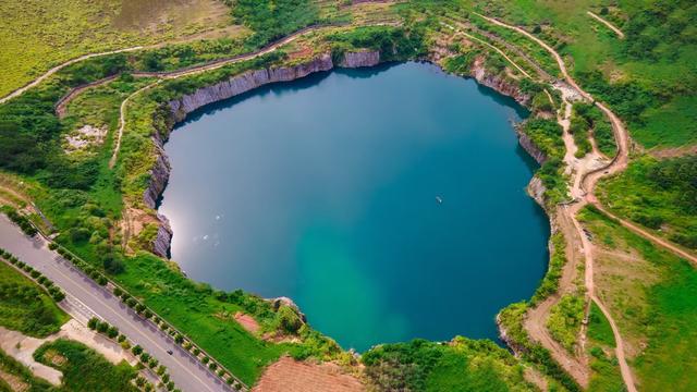 网红矿坑“长沙纳木措”将变成户外运动乐园！计划暑期开放，项目负责人：以安全为首要