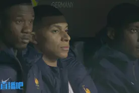 非静止画面~姆巴佩摘下面具和袖标被换下，镜头给到他一动不动图片