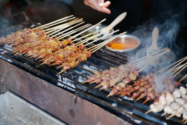 【暖冬遇见防城港】星光篝火 元旦烟花｜白沙湾潮玩露营嘉年华邀你跨年！