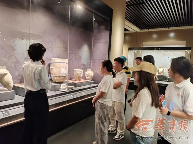 榆林学院管理学院“文旅探源·青春寻迹”实践队走进佳县