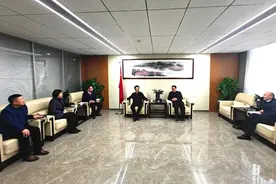 上门送服务，携手谋发展！李勇赴新盛集团走访调研图片