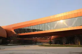 新国展二期“紫金丝带”在顺义亮相，预计明年2月迎来首场展览图片
