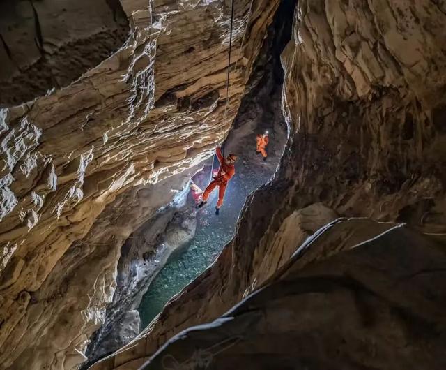 【秋游绥阳】绥阳双河洞：“探洞养生”引领秋季康养新体验