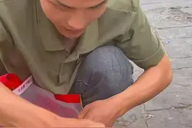 “倒卖蜜雪冰城”的00后小伙分享经验：脸皮要“厚”！蜜雪门店：鼓励，但要注意食品安全图片