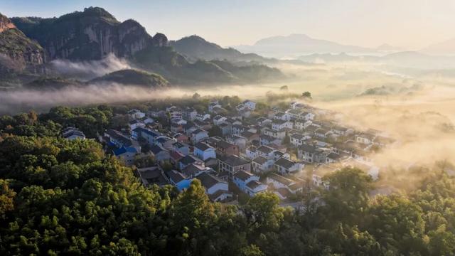 央视《大美中国》爆火23秒！这座“仙人秘境”藏不住了，赶紧安排！