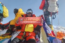 刘应安：站在梁平望珠峰 梦想一直在脚下图片