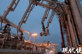 “一次办妥”减环节降成本，江苏如东边检保障进口天然气高效便捷通关图片