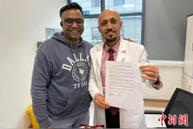 外籍医生阿马尔获“西湖友谊奖”：架起中外医疗桥梁图片