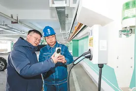 人民日报来信调查：充电桩进小区，咋就这么难图片