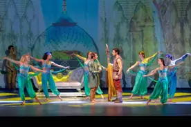 双语新闻丨法国原创音乐剧《诺亚方舟》长沙上演！图片