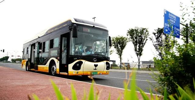 顶流在新都藏不住了！TA是→