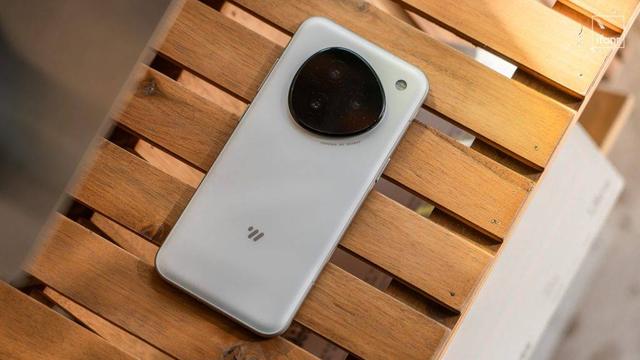 剿杀豆包手机助手	，可能是互联网巨头的一次「共谋」