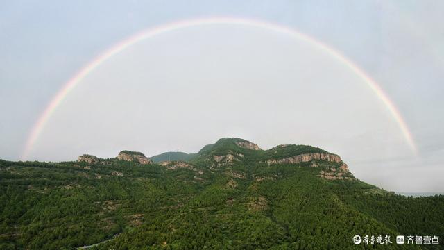 雨后浪漫！济南南城傍晚现绝美彩虹与晚霞