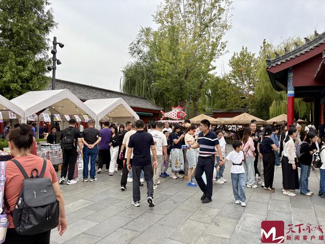 国庆假期首日，清照泉城·明水古城“人气火爆”