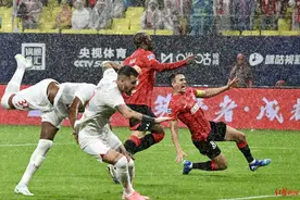 4比0！帕拉西奥斯戴帽，成都蓉城主场首胜亚泰+联赛“双杀”图片