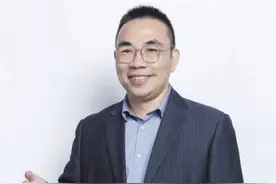 李浩：将生活文学化的“故事魔法师”图片