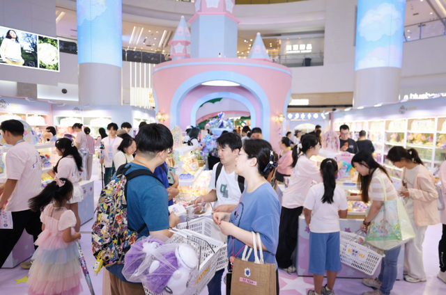 静安苏河湾，年轻人为什么爱在这里“扎堆儿”？