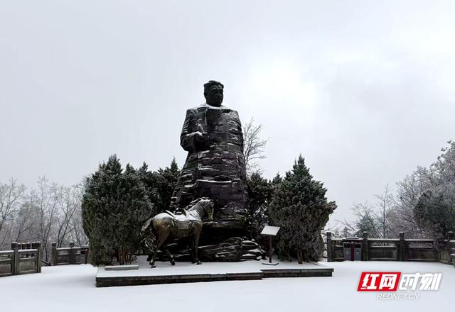雪落奇峰！张家界把冬天绘成了水墨仙境