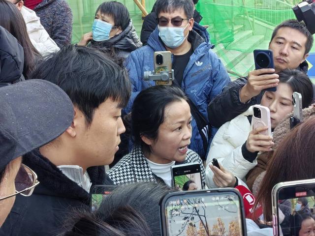 山东“入室抢婴”案二审开庭：检方提出新证据	，受害人希望人贩子被判死刑