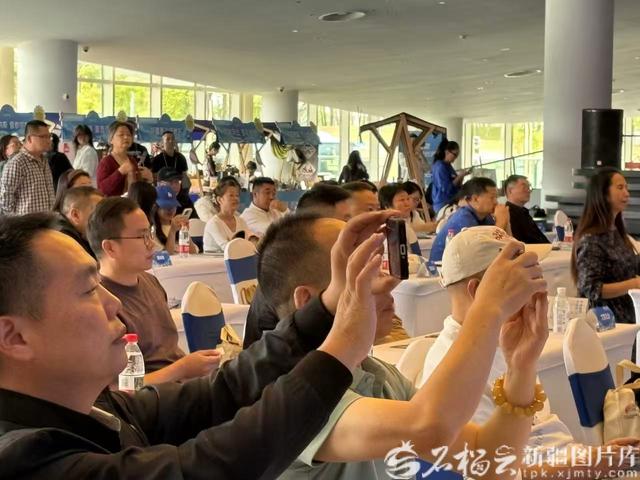 热雪新疆燃动丝路 三地推介新疆冬季文旅新体验