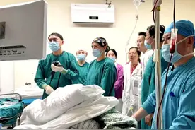 22岁小伙消化道大出血！小肠镜止血挽救生命图片