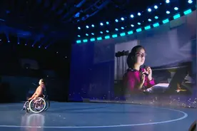 因为自己淋过雨，所以更想为别人撑伞！她14年坚持做了一件事→图片