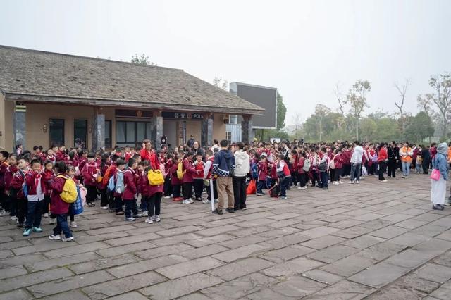 粉丝问爆了！南充研学去哪？来这里解锁 “好玩又涨知识” 的新体验