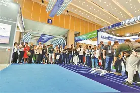 第137届广交会一期开幕，首设“服务机器人”展厅 深圳机器人天团“广”交朋友图片