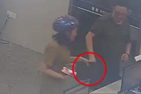 点赞！捡到价值20万元财物后 这对夫妻立即送到了派出所图片