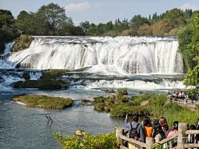 褪去喧嚣显壮阔！初冬黄果树大瀑布成游客热门打卡地