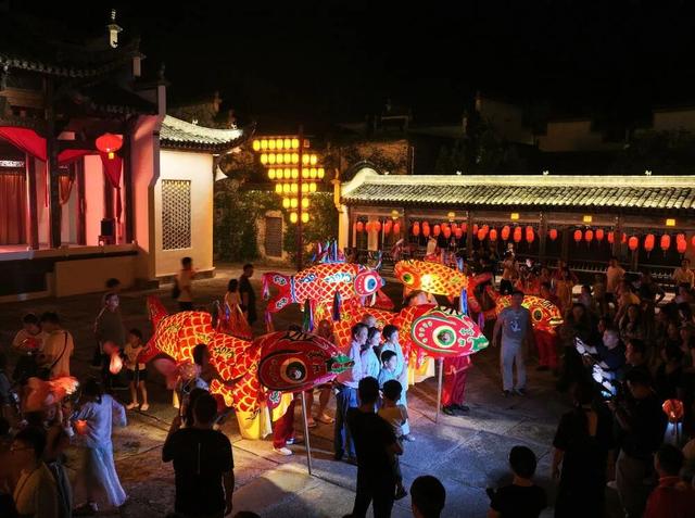 寻找“有风的地方”，县域旅游持续升温