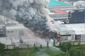 韩国消防部门披露锂电池厂火灾救援难点！已致多名中国人遇难图片