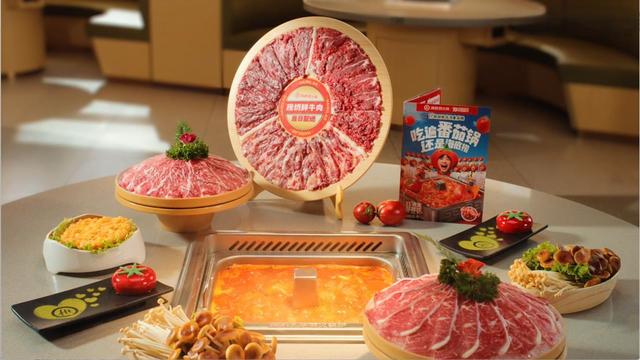 热门旅游城市与“宝藏小城”双线飘红，海底捞火锅点亮假期餐桌