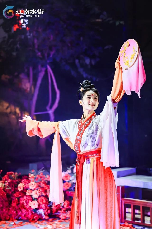 从“一次性打卡”到“反复回访”：江南水街的长尾吸引力在哪里？