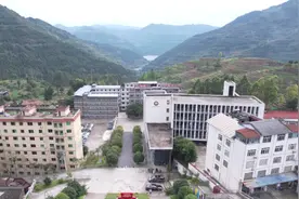 学长扬威亚运 他们也想“摔”出个未来图片