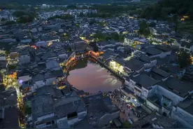 安徽黟县：古村邂逅音乐“奇妙夜”#图片