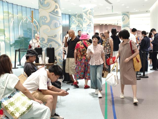 65万人次涌入上海国际邮轮旅游度假区，水陆空联动模式带火宝山滨江