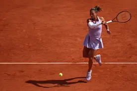 追平个人历史最高排名！郑钦文重返世界第五，将以头号种子身份参加WTA女王杯图片