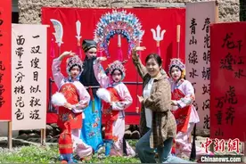 （走进中国乡村）一村之戏 “婺江源头婺剧村”的百年传承图片