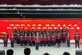 用声音唱响青春旋律！郑州市第四十四高级中学举行纪念“一二·九”运动合唱比赛图片