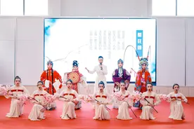 上海市海南中学开学第一课，“戏曲进校园”带来传统文化盛宴图片