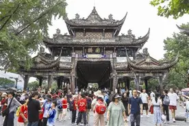 省内外客流大批量涌入 成都消暑周边游火爆图片