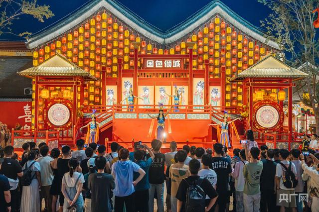 国庆将至  河头老街游人纷至寻“唐风”