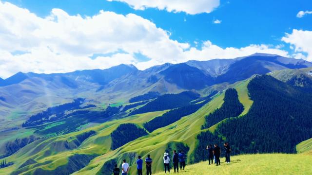 疆山如画丨云影漫舞山峦间 乌苏秋色初显童话秘境