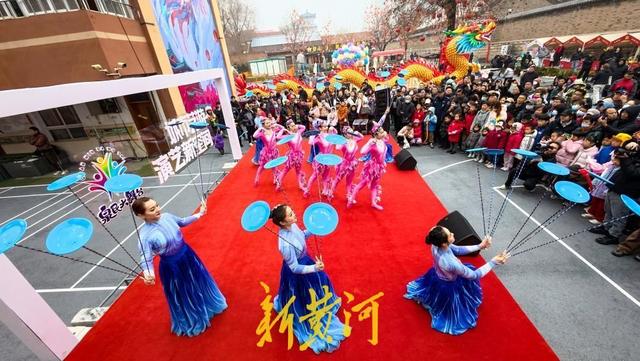 “泉民大舞台”亮相上新街 老街区上演沉浸式元宵盛宴