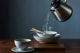 外出吃饭记得“啷碗”！佛山抽检176批次产品，发现部分餐具消毒不合格图片