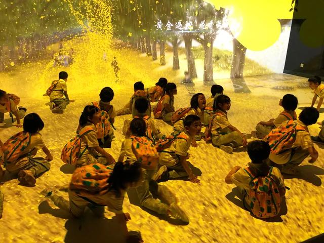 文旅年底内卷无上限！桂林喊你用乡音 “盘活” 老课文，直接线下免费解锁课本名场面！