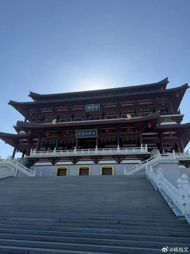 “中郎将”卢凌风，同款曲江游览线路与文创好物，速速get～