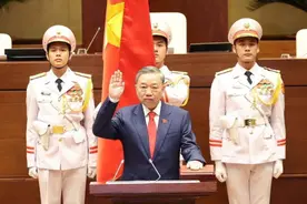 “英雄之子”“反腐干将” 苏林当选越南国家主席图片